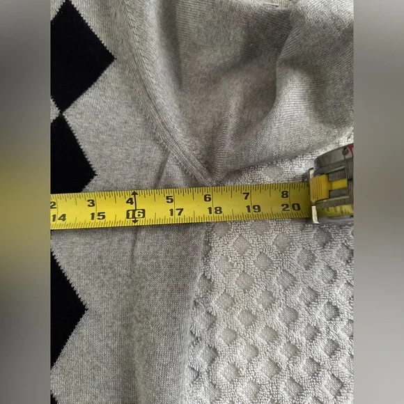 Burberry Golf Long Sleeve V-Neck Argyle Sweater Grey Red Black Merino Wool Small - Picture 16 of 16